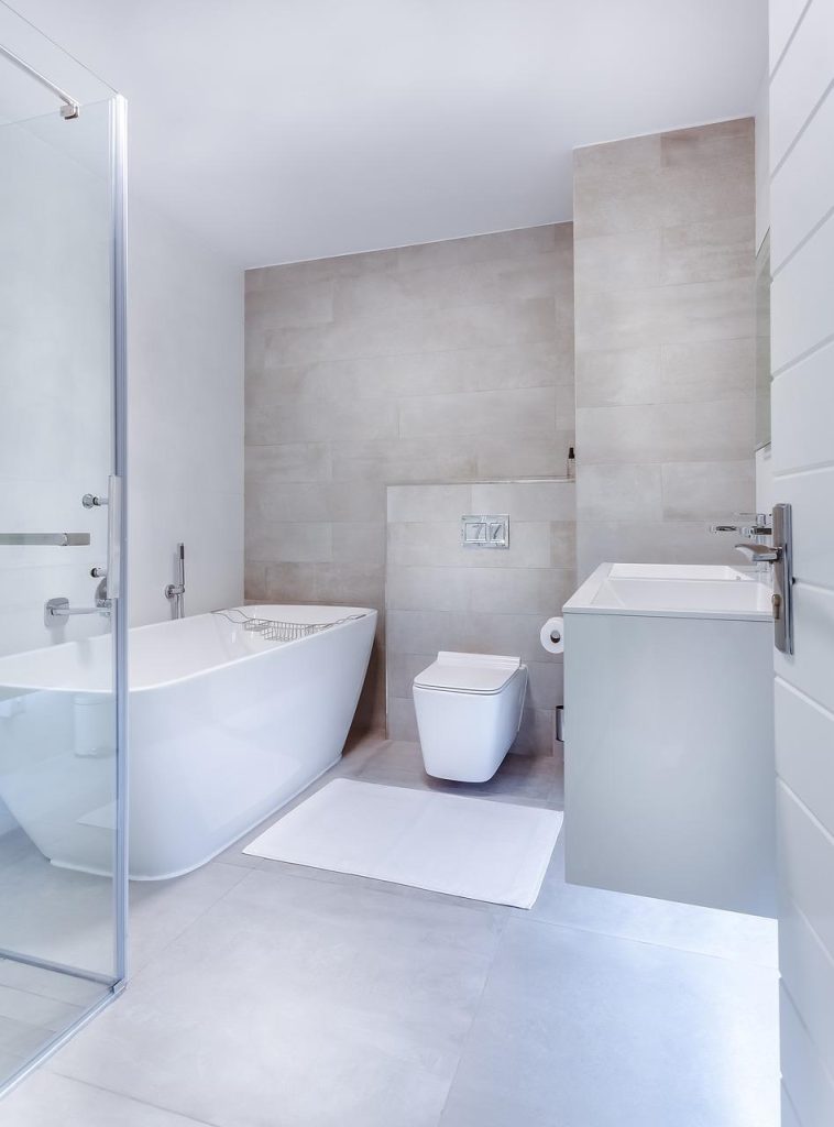 Porcelanosa tegels in diverse designs en kleuren voor badkamer en keuken toepassing