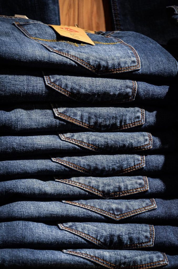 Werkkleding in Lelystad collectie met beschermende overalls, werkschoenen en veiligheidskleding voor verschillende industrieë