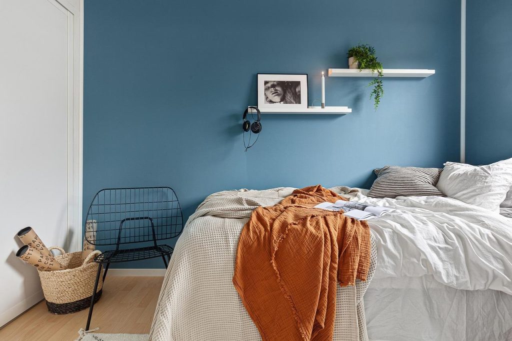 Slaapbeleving in Amsterdam winkel met ergonomische matrassen, minimalistische bedframes en duurzame slaapkamermeubels